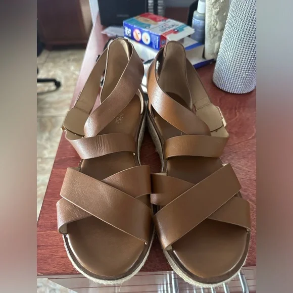 COPY - Michael Kors leather platform sandals - Picture 2 of 6